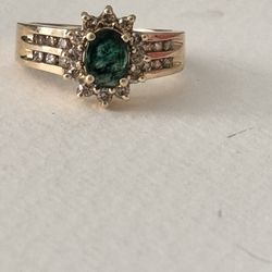 Mothers Day Special 14k Emerald And Diamond Ring 