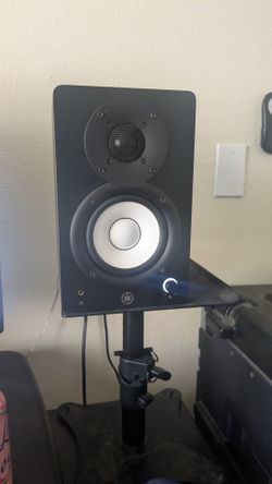 YAMAHA HS4 Studio Monitors