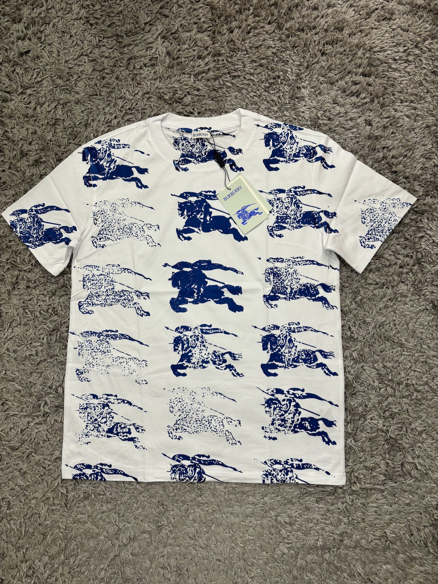 Burberry tshirt size L