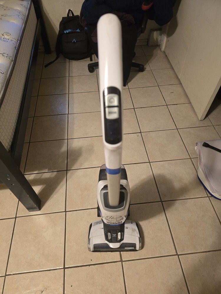 Hoover ONEPWR FloorMate JET Cordless Hard Floor Cleaner.