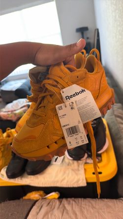 cardi b Reebok