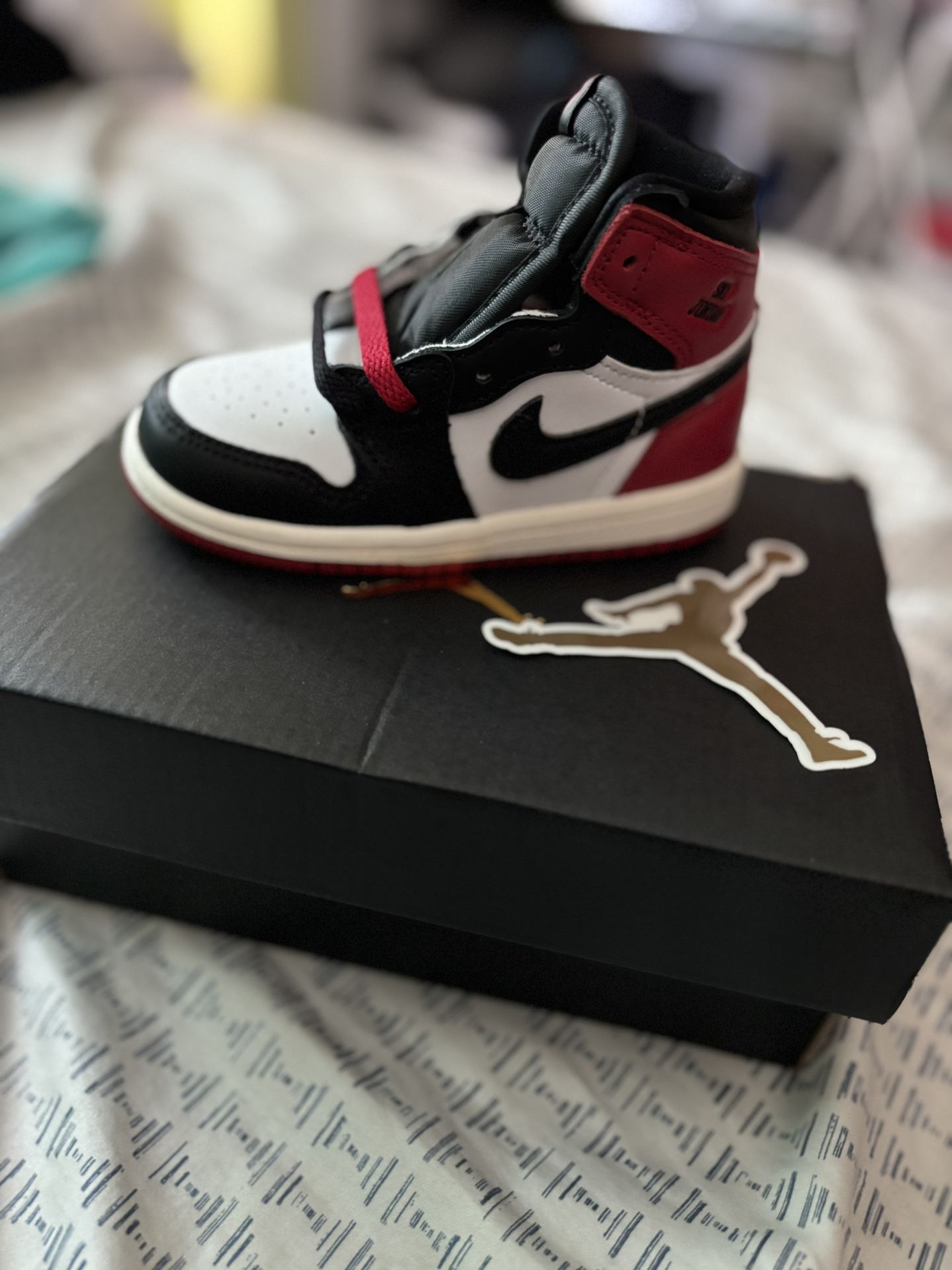 Jordan 1 Retro High OG Kicks