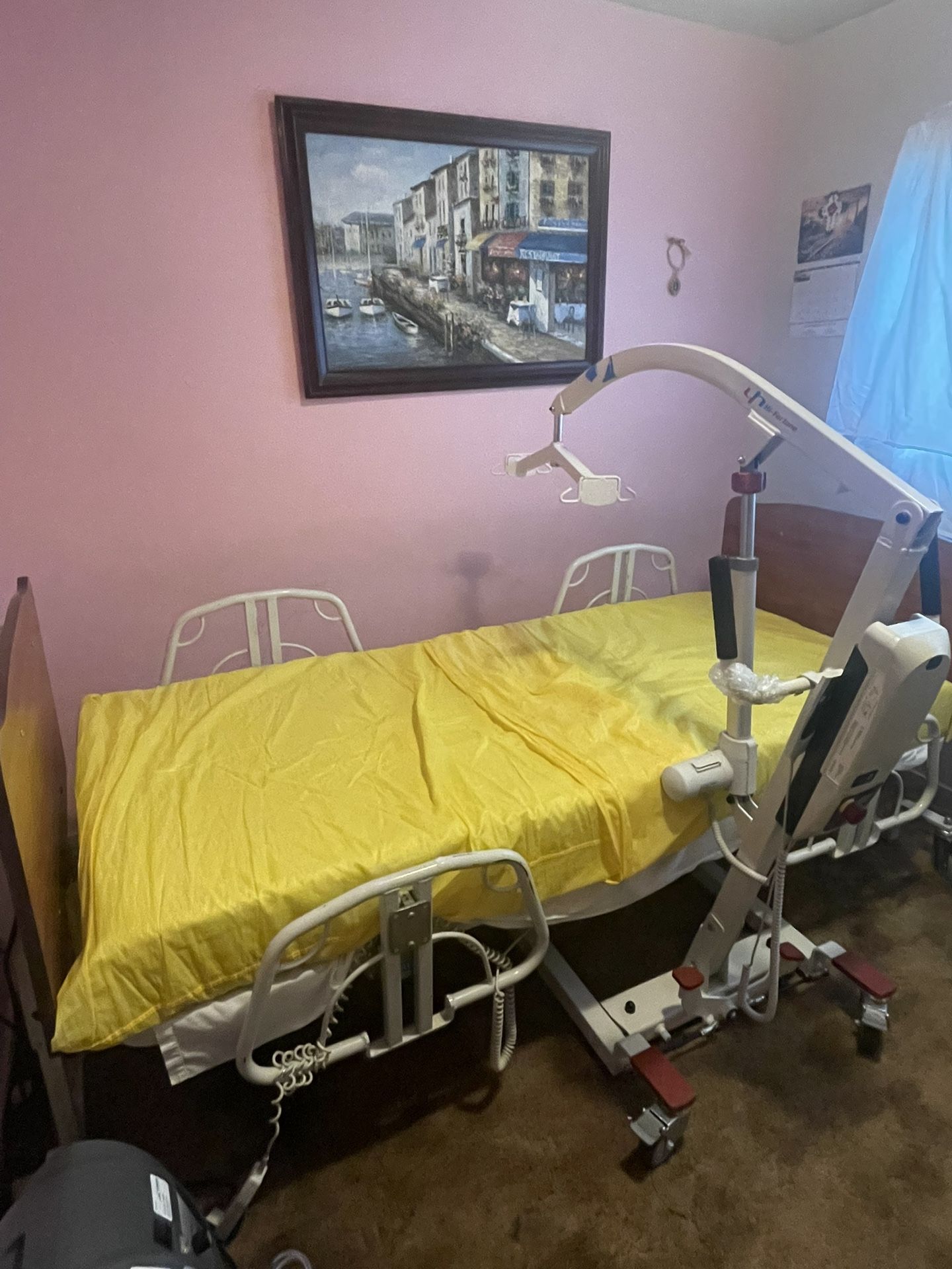 Bariatric Hospital Bed And Hoyer Lift