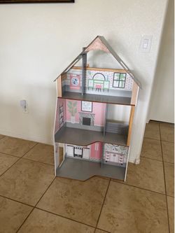 Barbie doll house