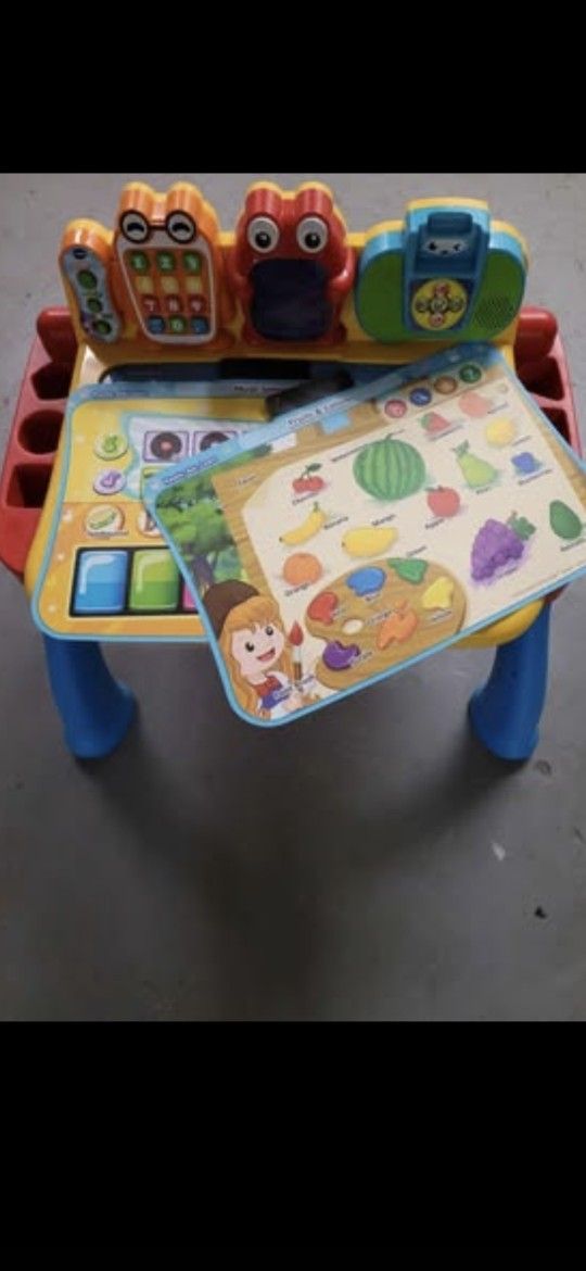 VTech Touch and Learn Activity Desk Deluxe