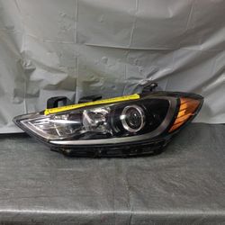 2017-18 Hyundai Elantra Left Headlight 