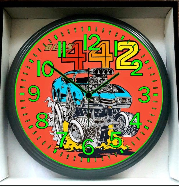 442 Oldsmobile Muscle Car Garage Shop Glow In The Dark Wall Clock New!