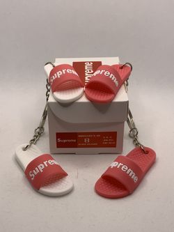 Surpreme Flip flop keychain