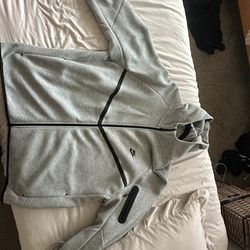 Grey Nike tech size 3XL