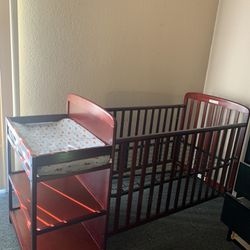 Crib/changing table/toddler bed