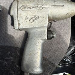 1/2 And 3/8 Impact Wrenches 