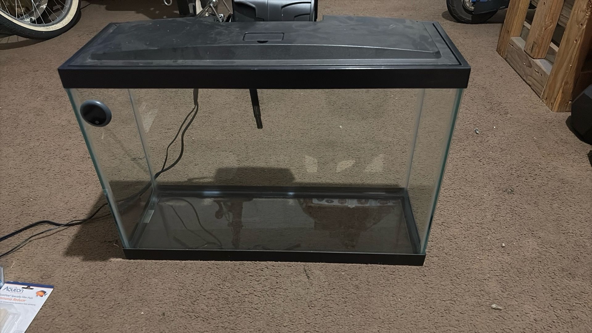 10 Gallon Aquarium With Loads Of Extras
