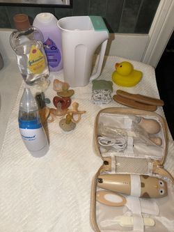 LOTS OF BABY STUFF YOU COULD NEED. 1.of 3 Posts