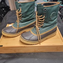 Womens Sorel snow boots