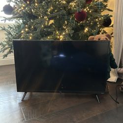 32” TCL Roku Smart TV 