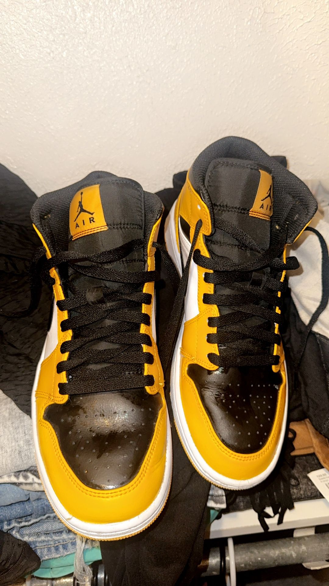 men’s Air Jordan, Yellow, And Black 9