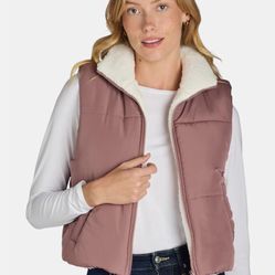 No Boundaries Reversible women’s Vest size XS 0-2 New with tags Teddy fleece