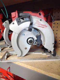 MILWAUKEE CIRCULAR SAW