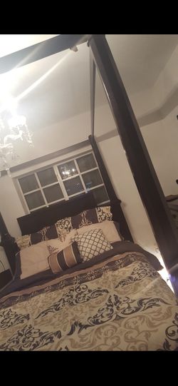 Dark Brown Queen Sized Canopy Bed In Great Quality