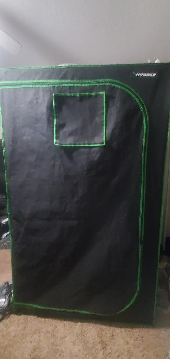 4×4×6.5 Ft Grow Tent With All Accessories 