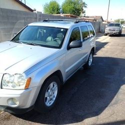 2007  Grand Cherokee Laredo AWD $3950