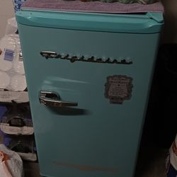 Retro Mini Fridge