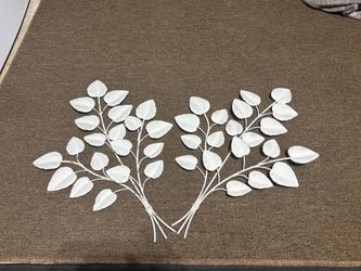 White Metal Leaf Branch Wall Decor