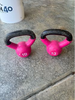 Pair of 10lb Pink Kettlebells