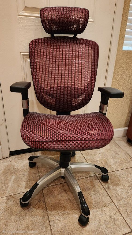 Staples Hyken Ergonomic Mesh Swivel Task Chair