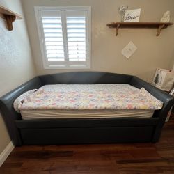 Trundle bed $100 Must Pick Up 