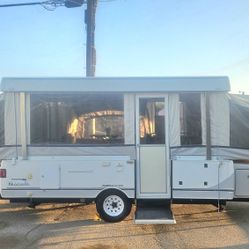 2004 Coleman By Fleetwood Pop-up Trailer
