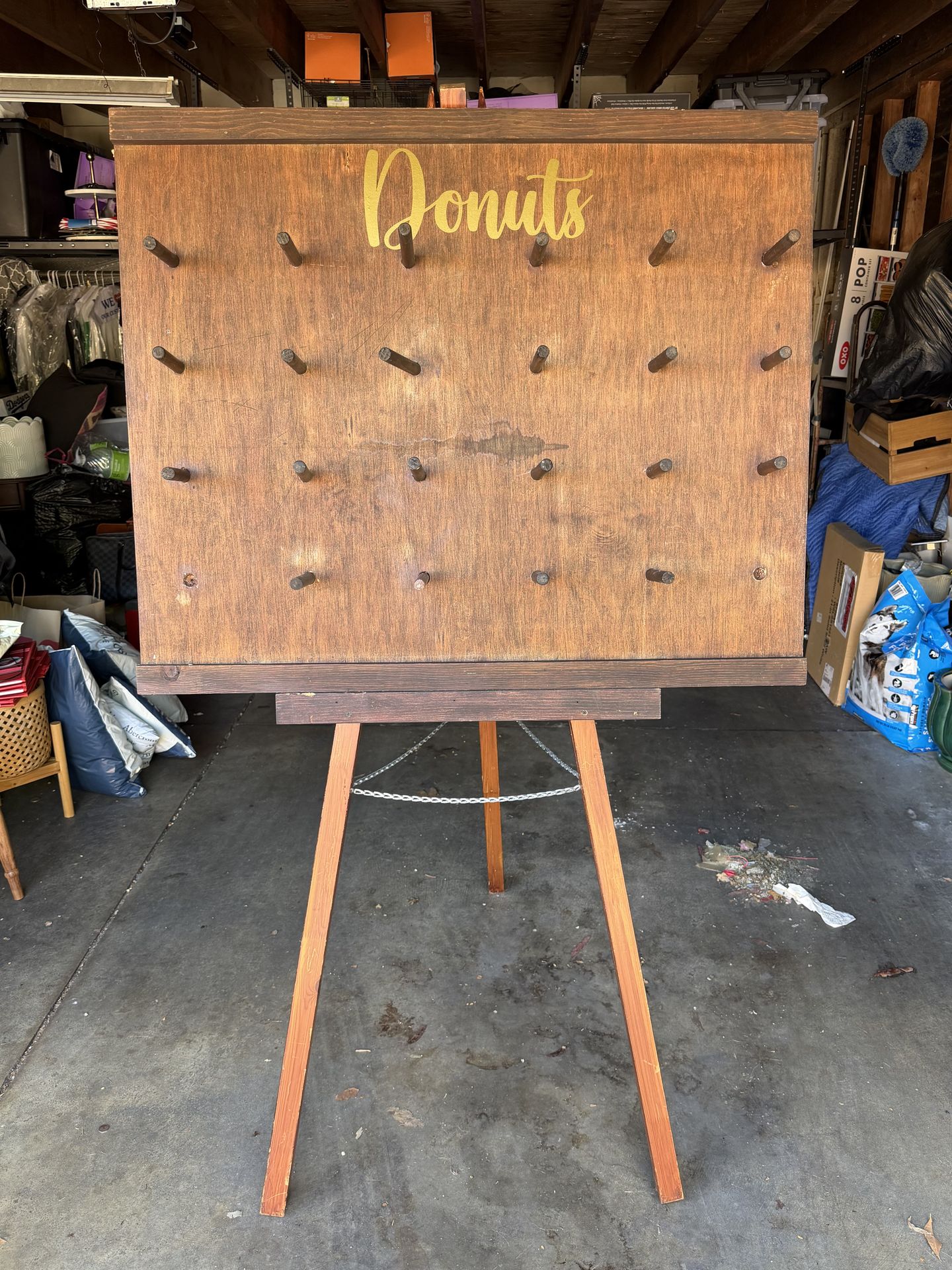 Donut wall display