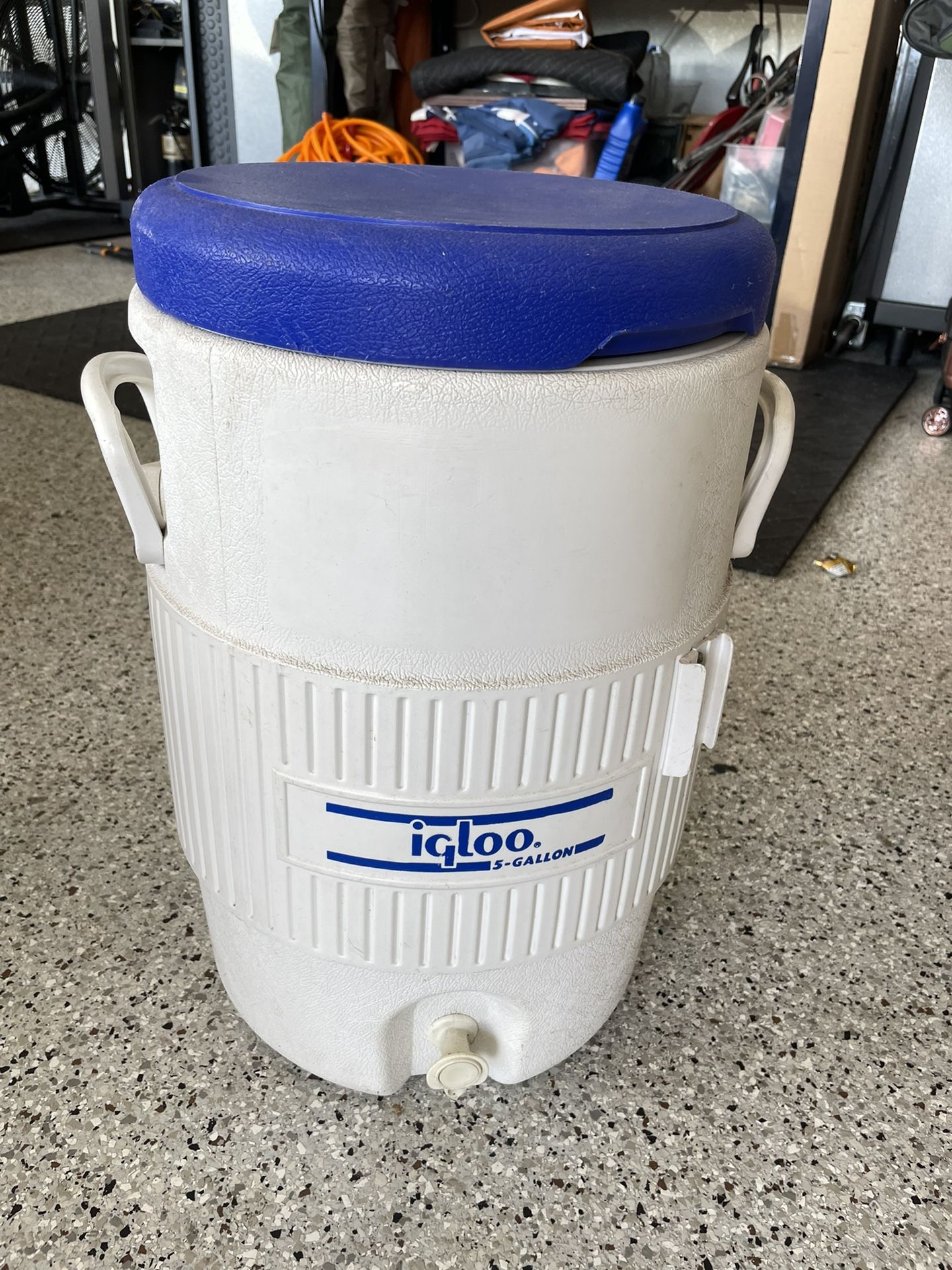 Igloo Water Cooler -5 gallon 