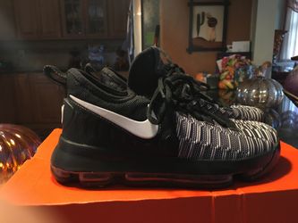 KD 9 Black And Whites Size 4.5