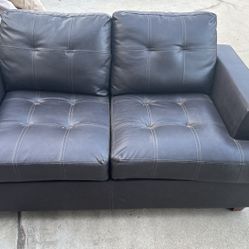 Loveseat 