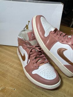 Women size 10 pink Nike shoes