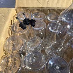 Case Of 16 Plastic Bottles With Tops