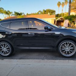 Hyundai Santa Fe, Low Miles, Smogged, 4 Cylinder Gas Saver, 22"rims, Runs And Drives Great 