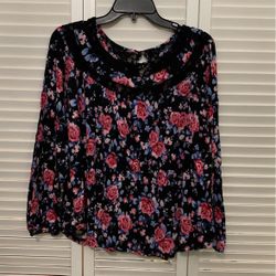 Women’s Top (size L)