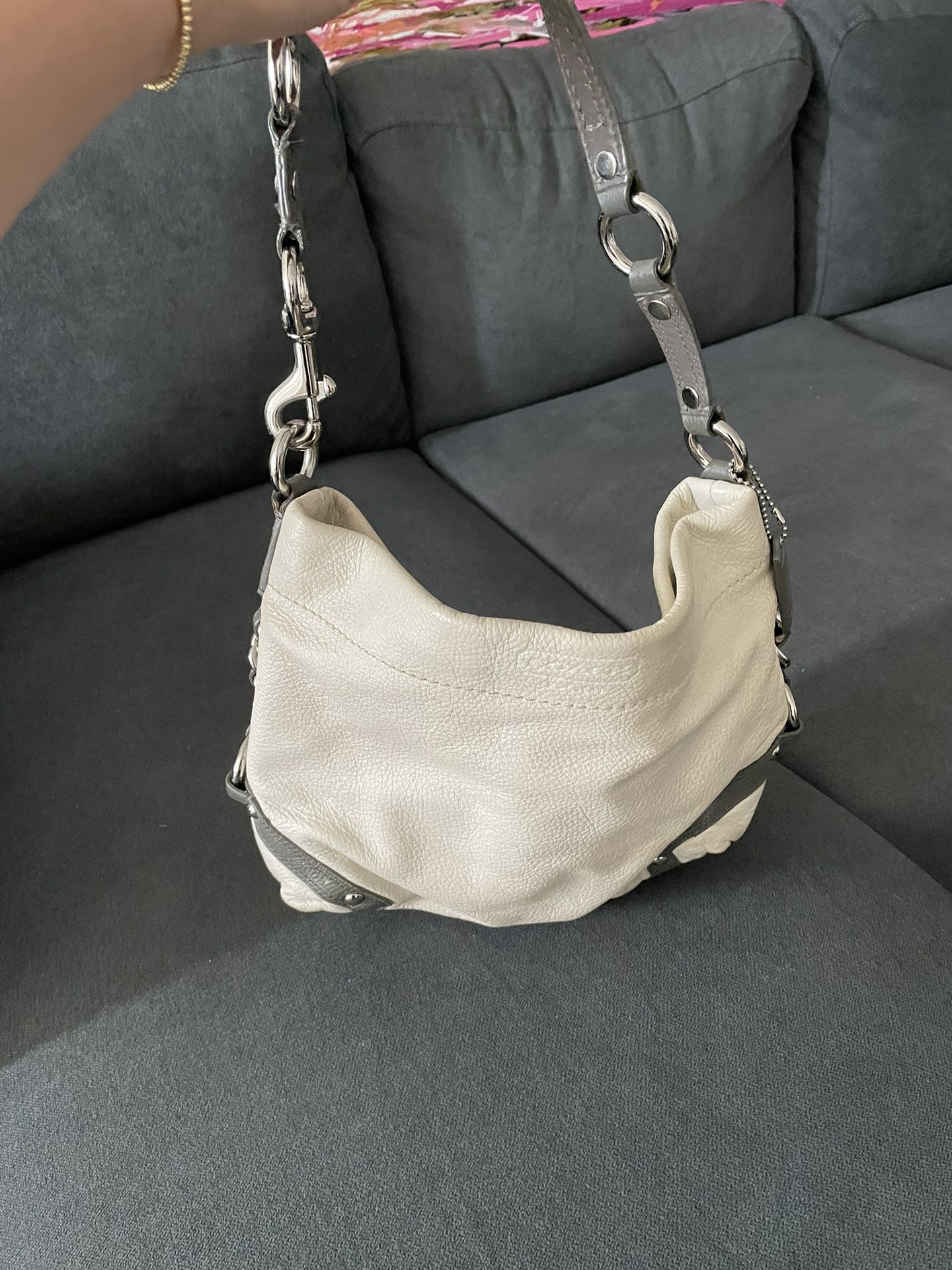 COACH Nice White Cream Leather Bag Silver Accents 