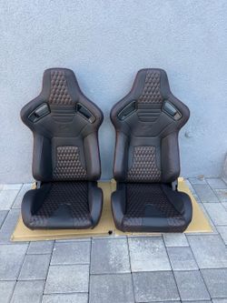 Universal Racing Bucket Seats