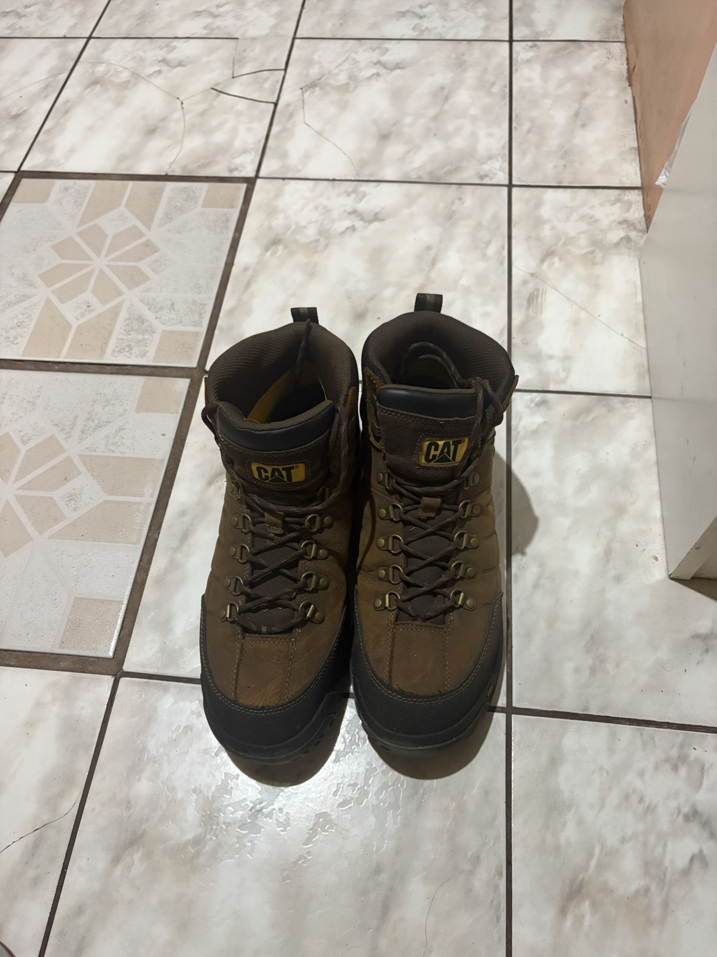 Used Caterpillar Boots Size 11 1/2
