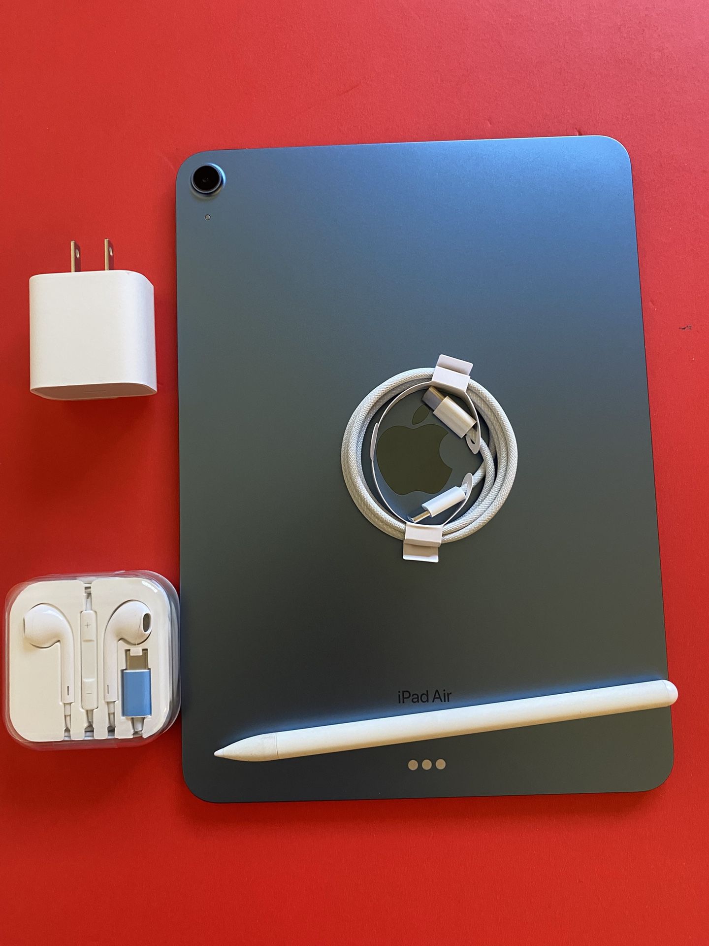 Apple IPad Air 5th Generation (10.9” Liquid Retina/ M1 chip / 2022 Model) 64GB with pen, keyboard case & Accessories (256gb $579),All Products : American Fashion Style Bags On Sale