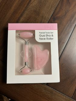 Rose Quartz Gua Set And Roller 