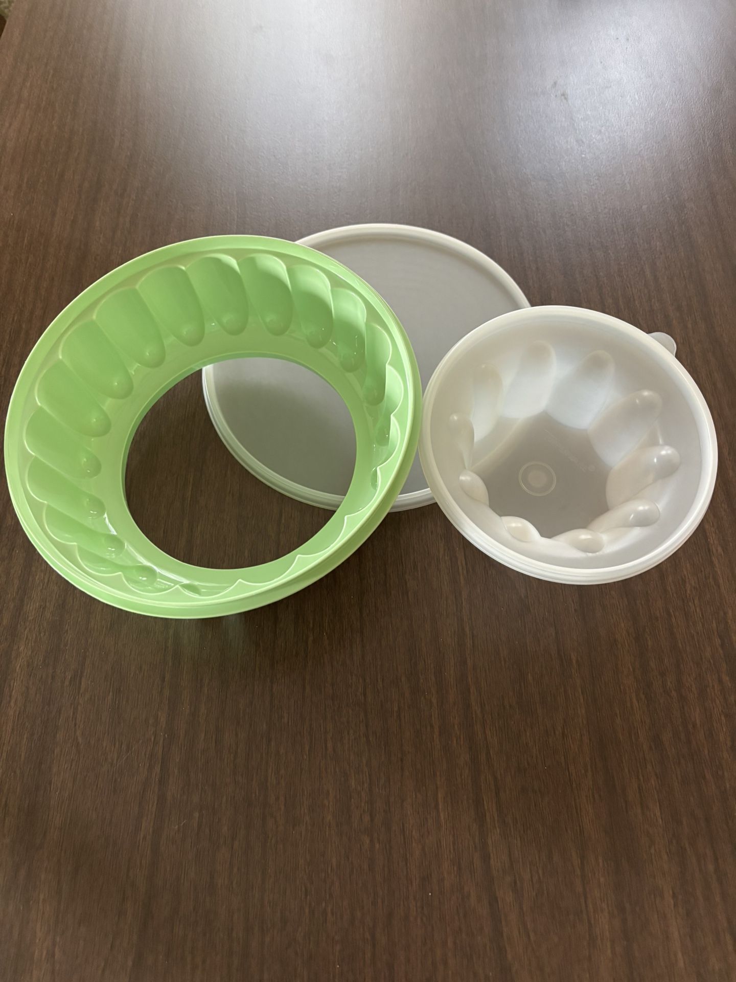 Tupperware 3 Piece Jello Mold #1202-2