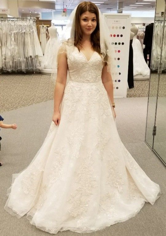 Oleg Cassini Ivory Pink Wedding Dress Size NEW NEVER USED