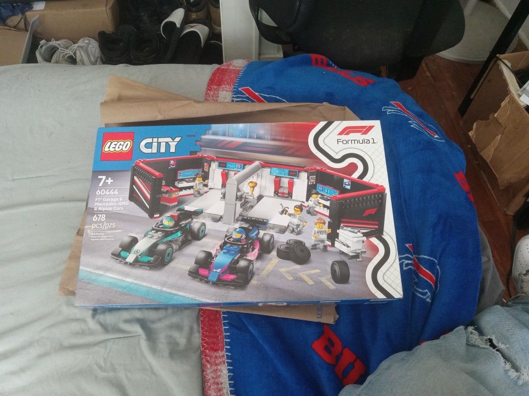 LEGO City F1 Garage & Mercedes-AMG & Alpine Cars Toy - Model Race Car Building Toy and Portable Playset for Kids, Boys and Girls, Ages 7+ - F1 Collect