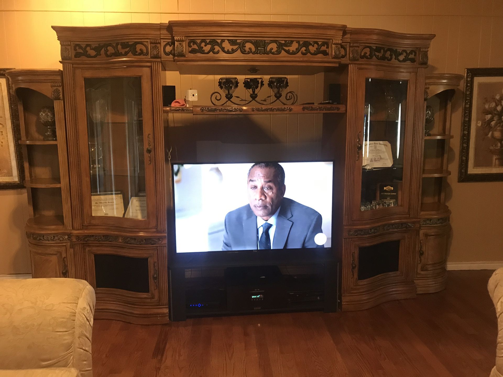Entertainment center