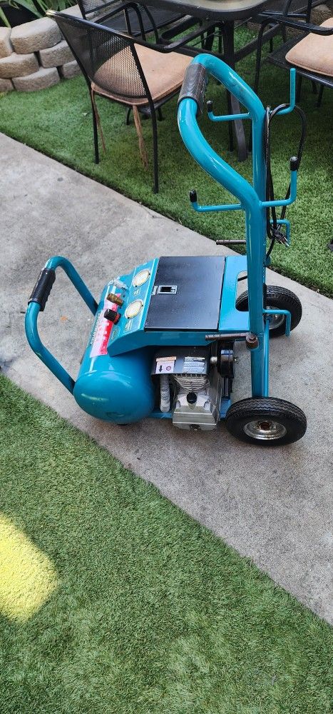 Makita compressor good condition