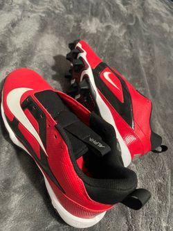 Nike cleats size 6y